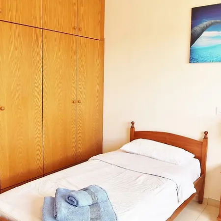 Federico 2 Bedroom 아파트 라르나카